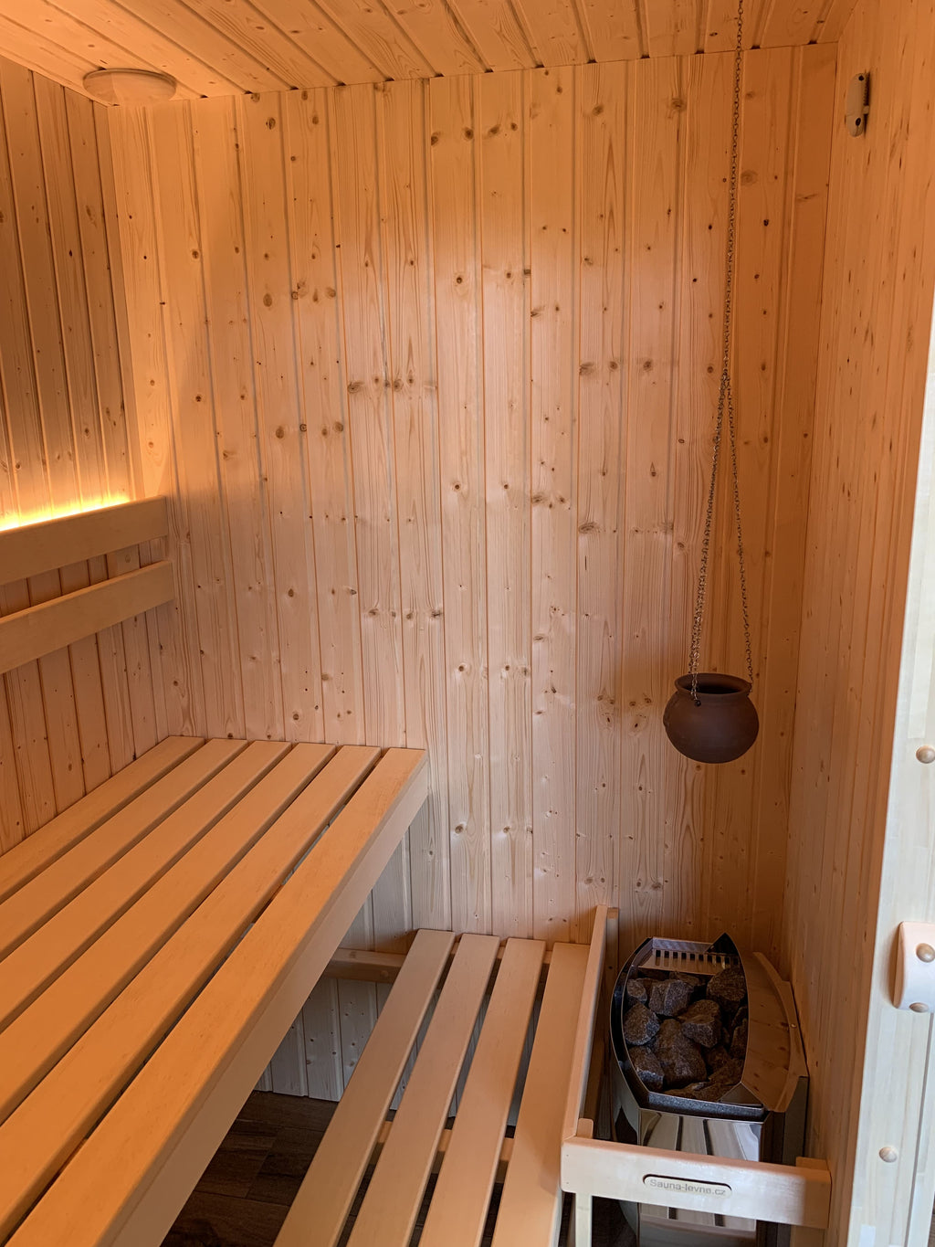 Smrková finská sauna - 200x170 cm