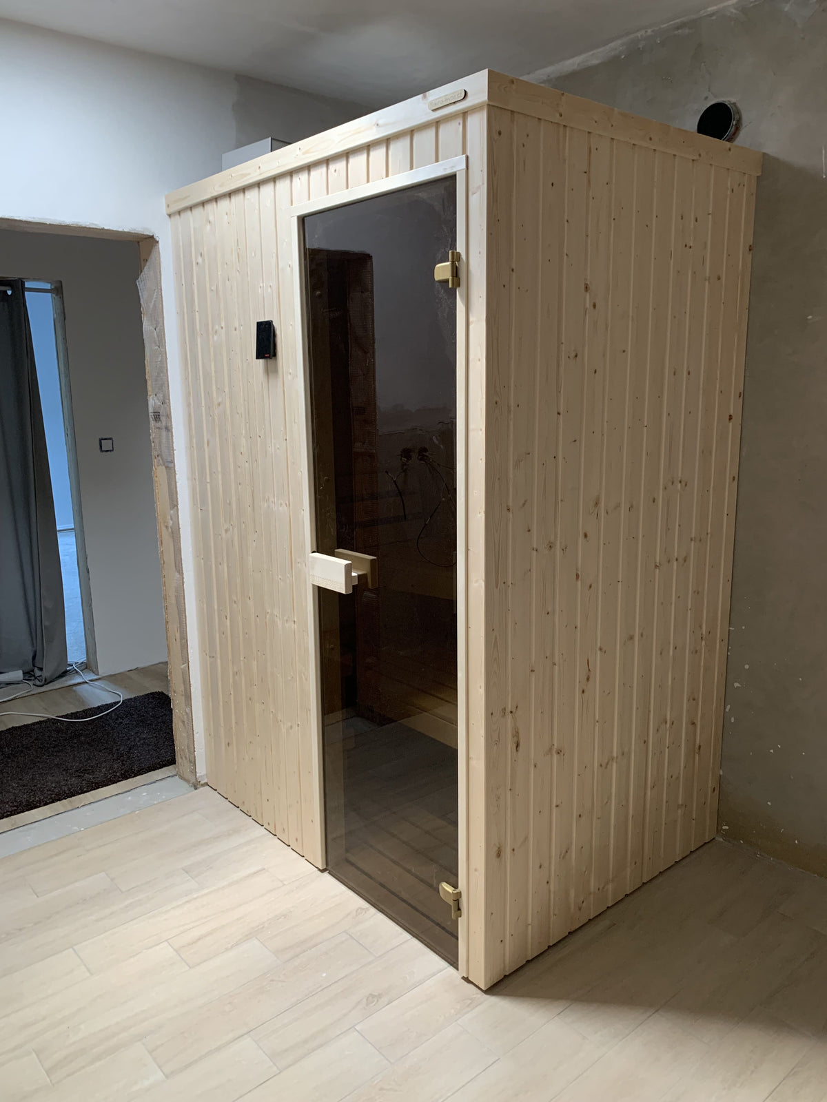 Smrková finská sauna - 120x120 cm