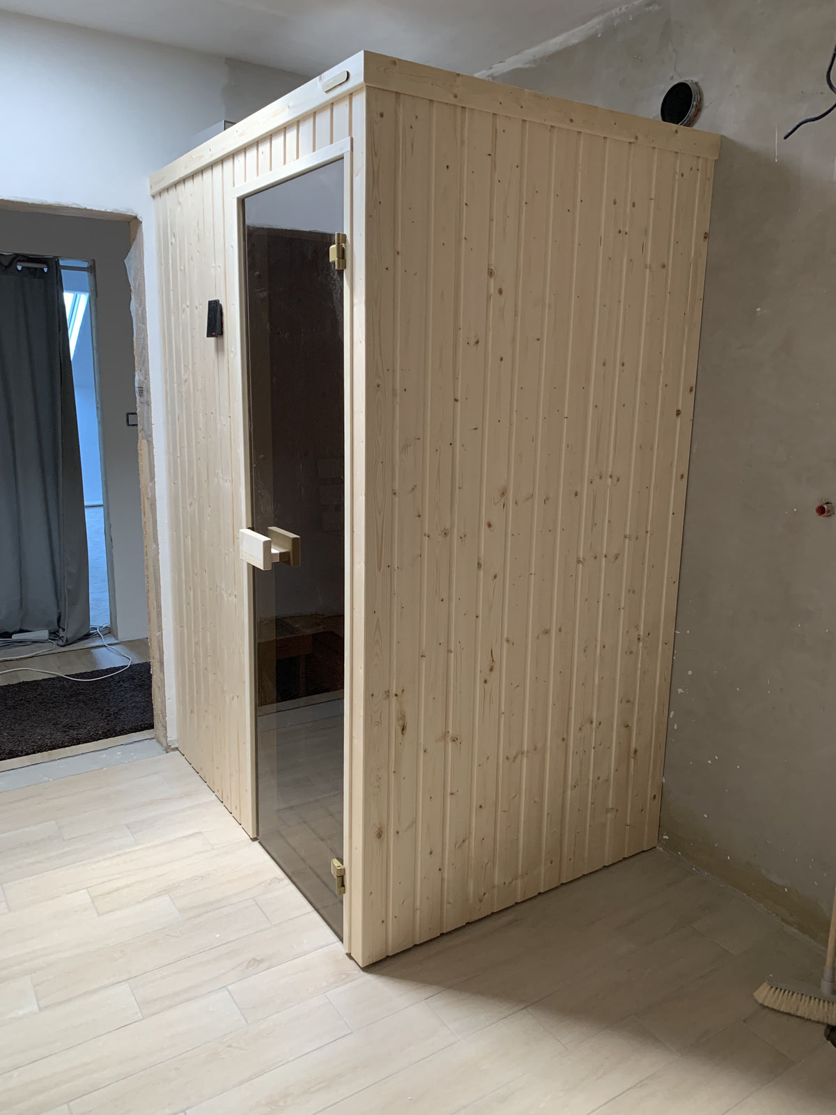 Smrková finská sauna - 120x120 cm