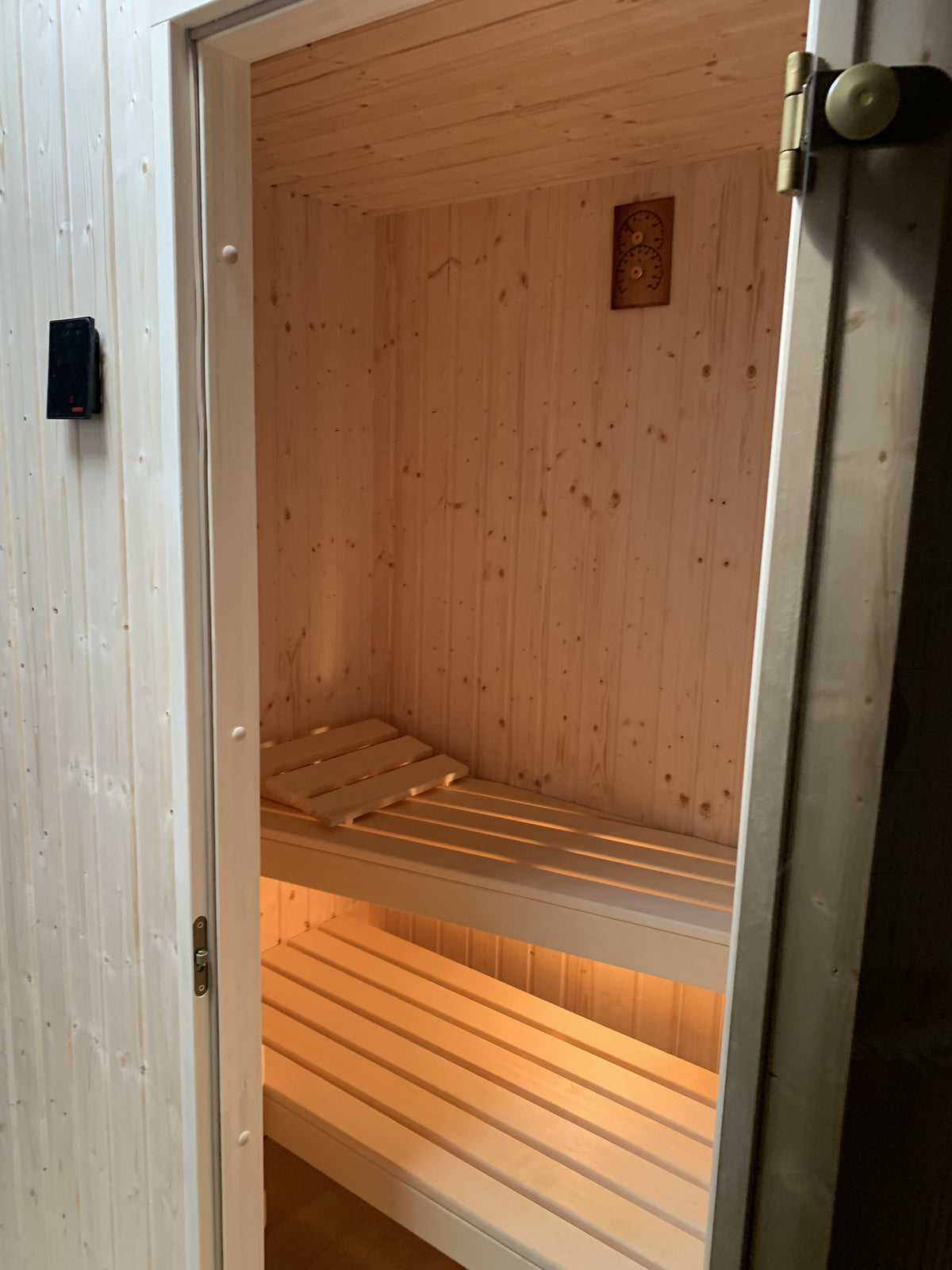 Smrková finská sauna - 120x120 cm