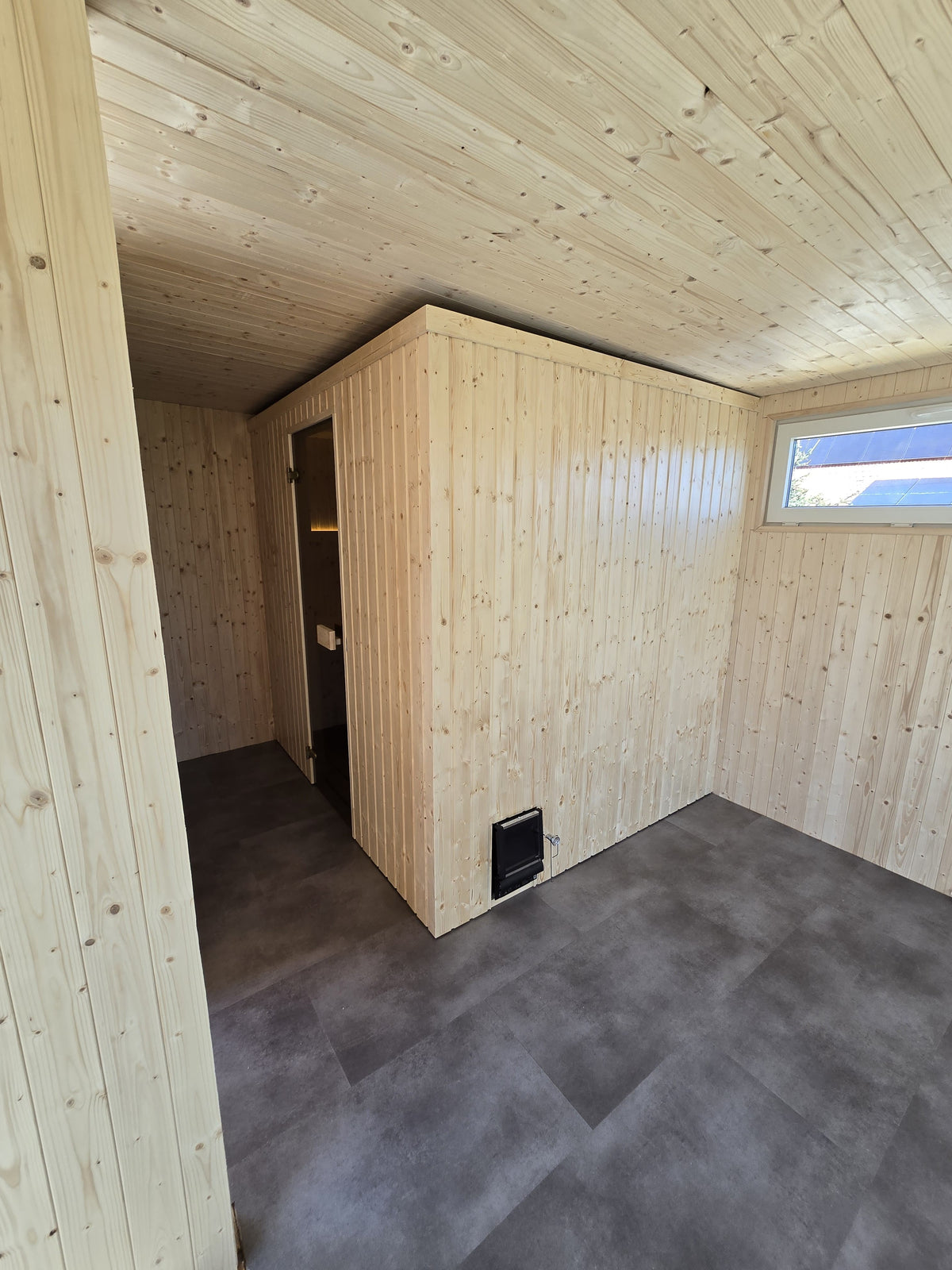 Smrková finská sauna - 230x200 cm