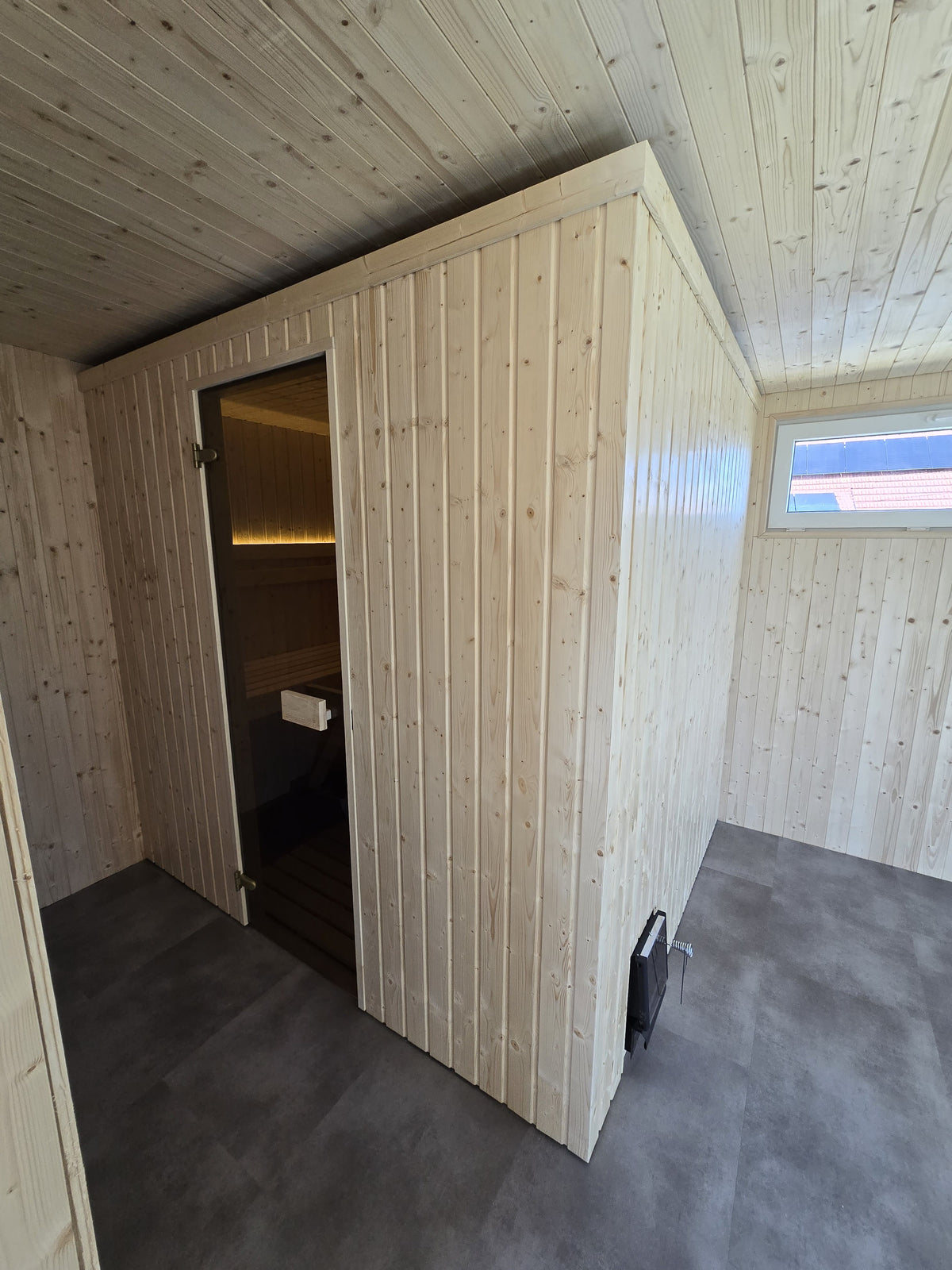 Smrková finská sauna - 230x200 cm
