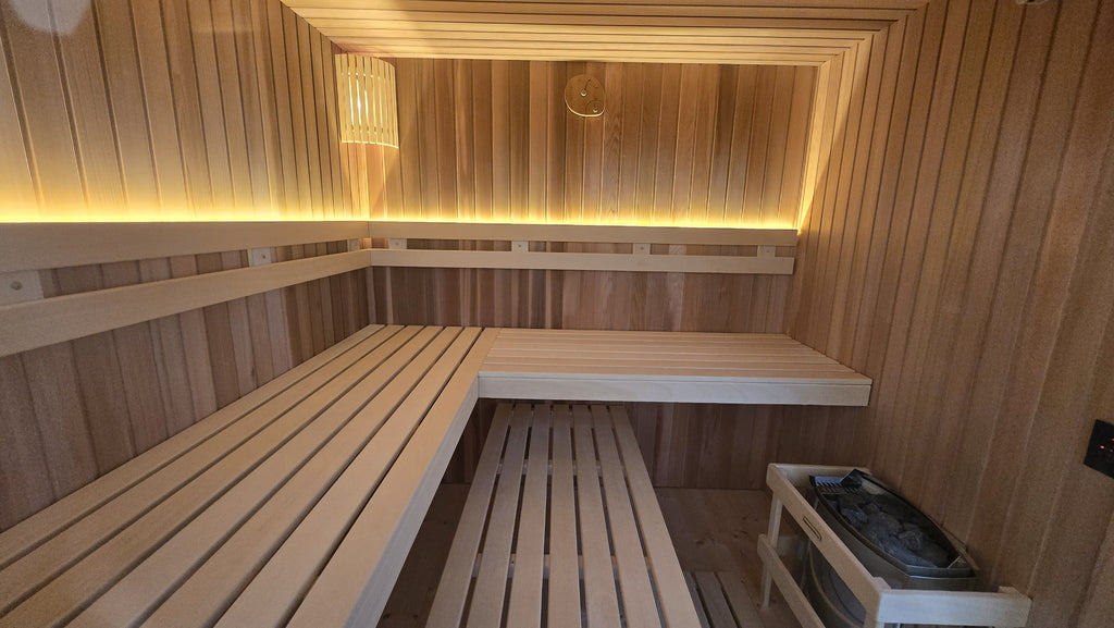 Cedrová finská sauna s prosklenou stěnou - 200x200 cm