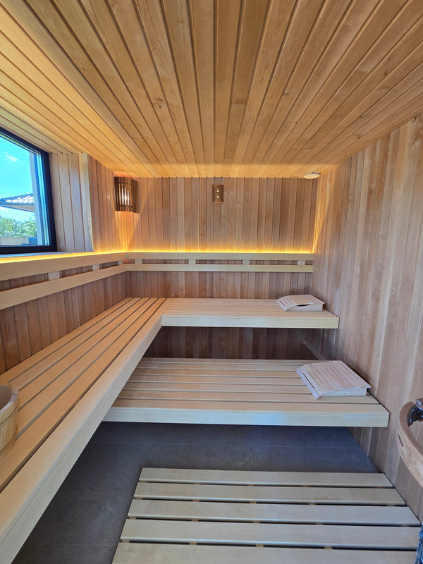 Česká sauna — finská sauna z červeného cedru v rodinné dílně
